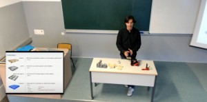 Alejandro Rodríguez impartiendo una clase de logística