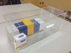 maquetas de unidades de carga y contenedor a escala 1/10