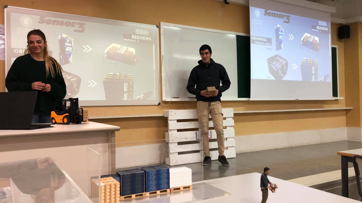 mis alumnos aprenden DFL para optimizar el paletizado y la carga del contenedor