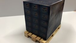 comparativa entre la maqueta a escala 1/10 y la maqueta digital en realidad virtual